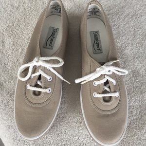 NWOT Grasshopper Tennis Shoes size 6 1/2